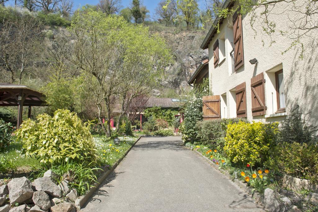 Hotellerie De La Cascade Saint-Genis-les-Ollières Kültér fotó