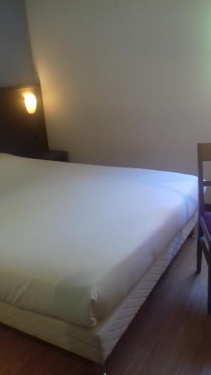 Hotellerie De La Cascade Saint-Genis-les-Ollières Kültér fotó