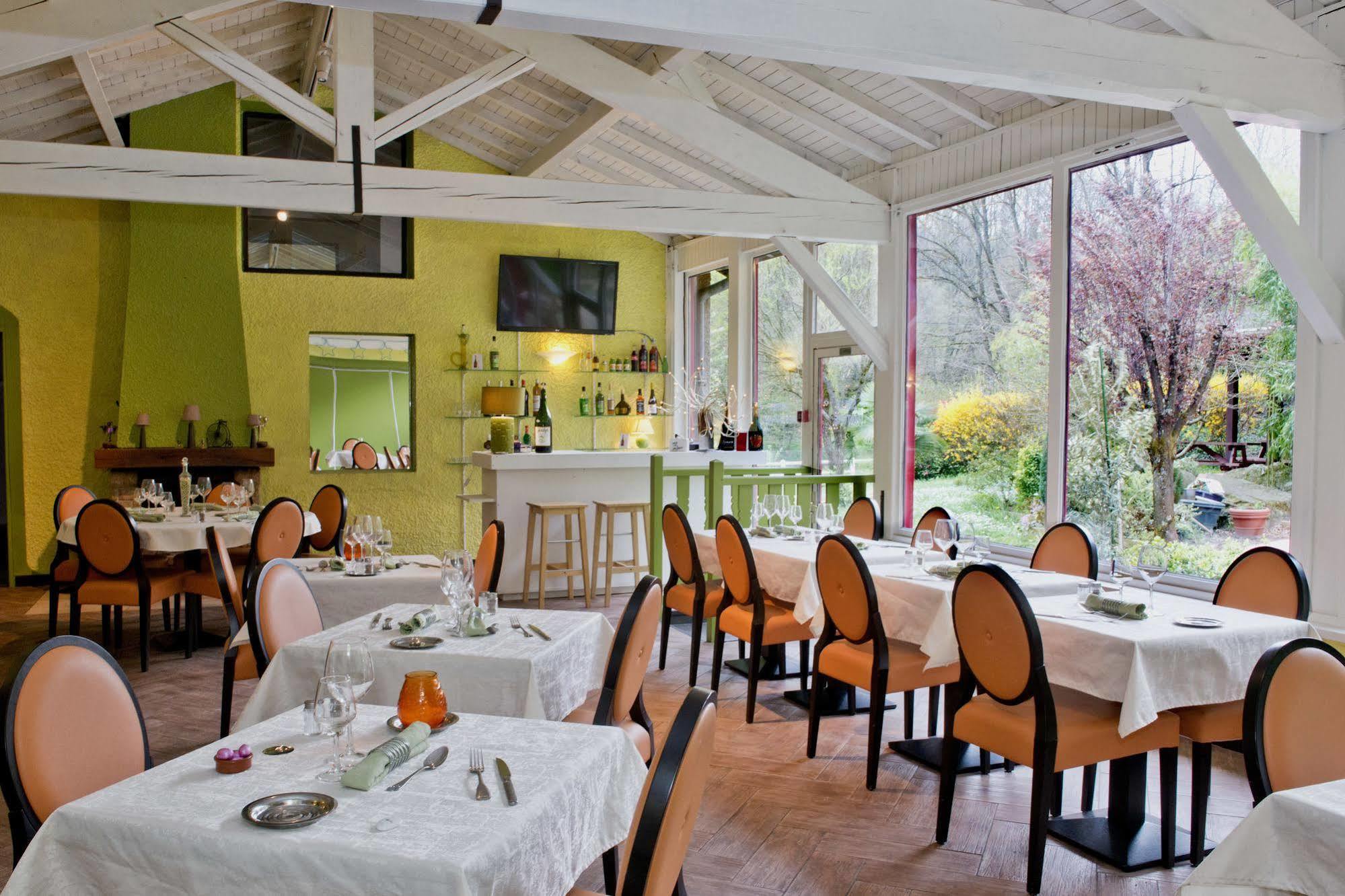 Hotellerie De La Cascade Saint-Genis-les-Ollières Kültér fotó