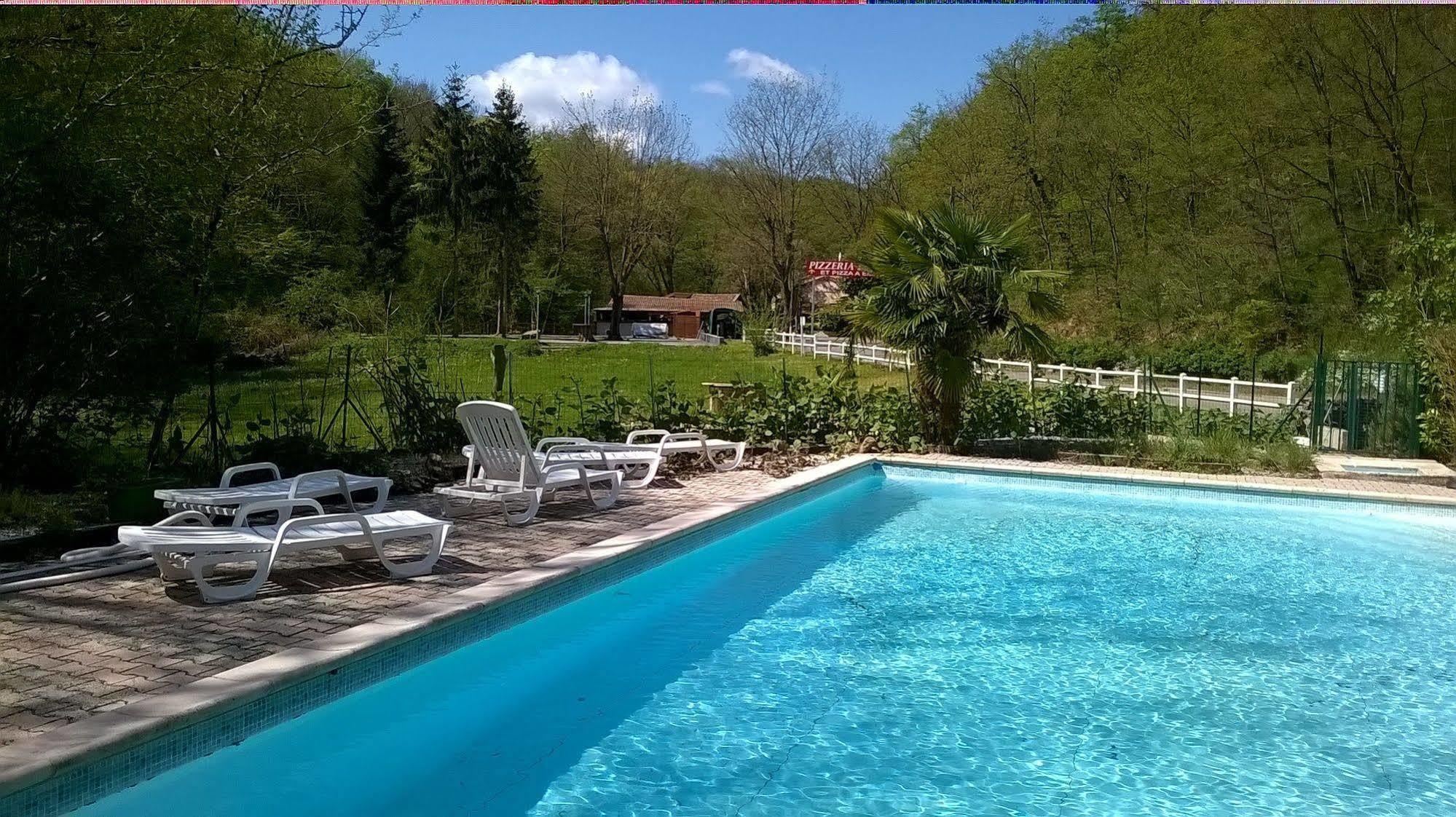 Hotellerie De La Cascade Saint-Genis-les-Ollières Kültér fotó